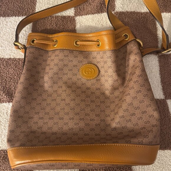 Gucci Mickey Mouse Bucket Bag with Authentic Bag for Storing - NWT - Picture 3 of 10